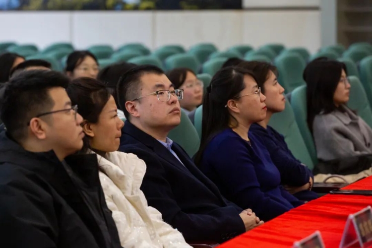 b7d76c32f6e441bae02810fcaf94ab91.jpg