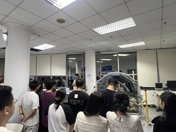 eee490e90fc2470a3beb822d40f88661.jpg